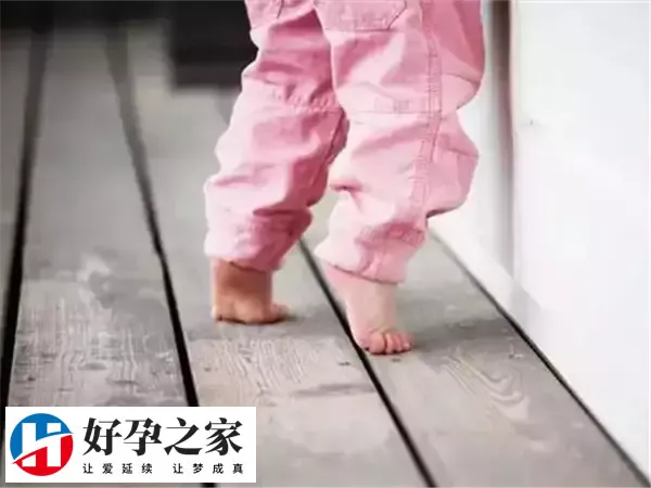 宝宝成长路上少不了家长的支持